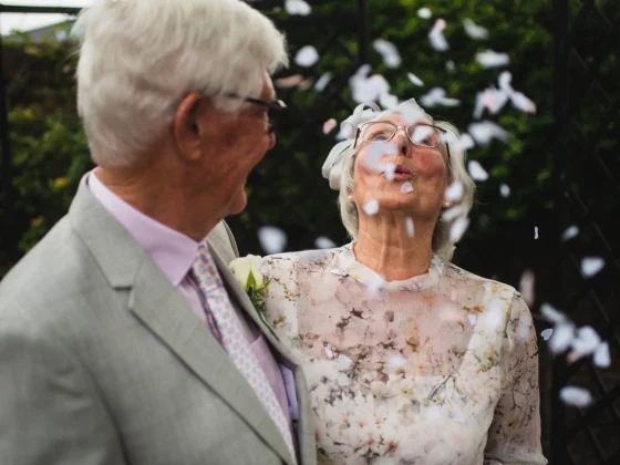 Eiserne Hochzeit - Älteres Ehepaar bei einer Feier