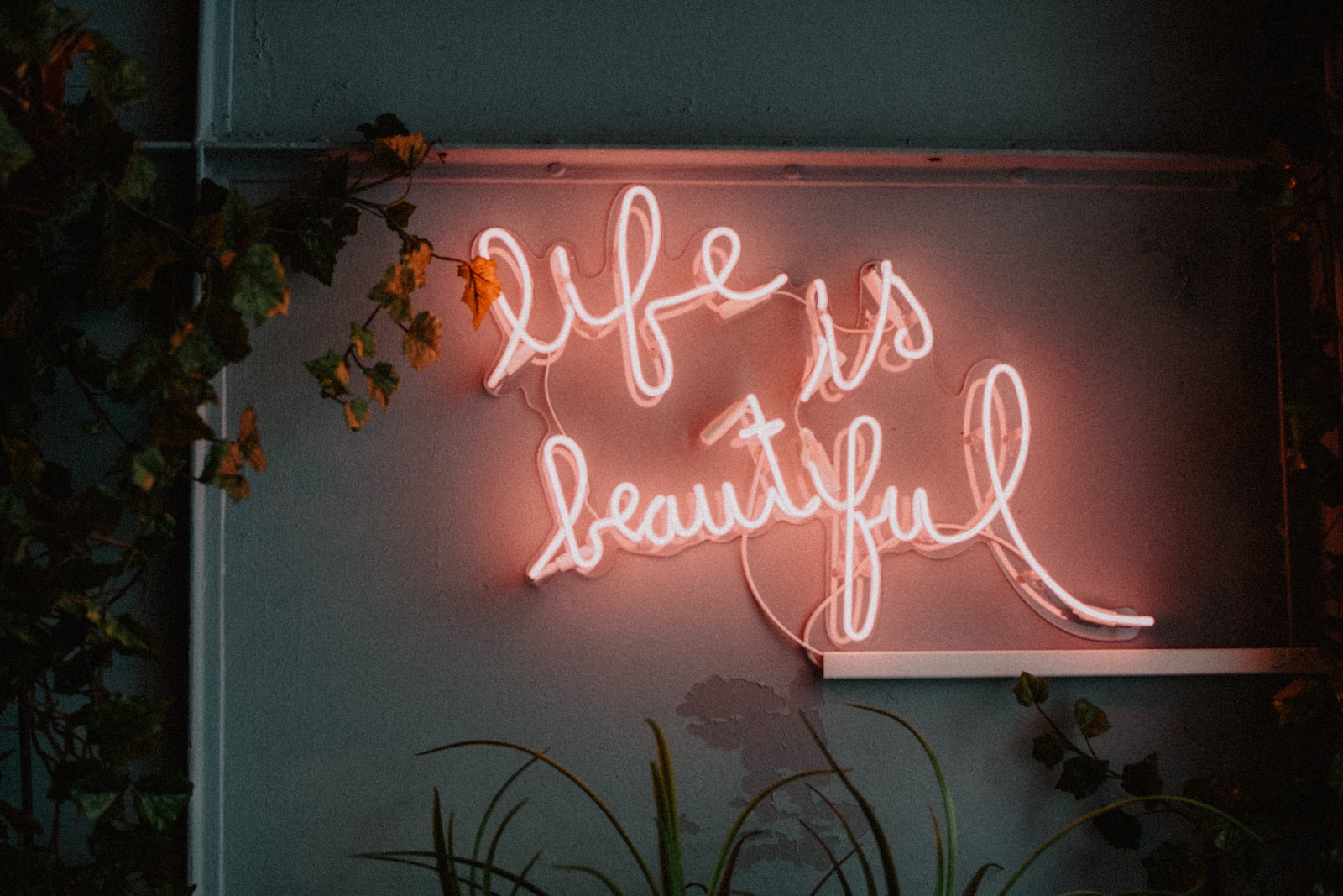 life is beautiful LED signage - Sprüche und Zitate